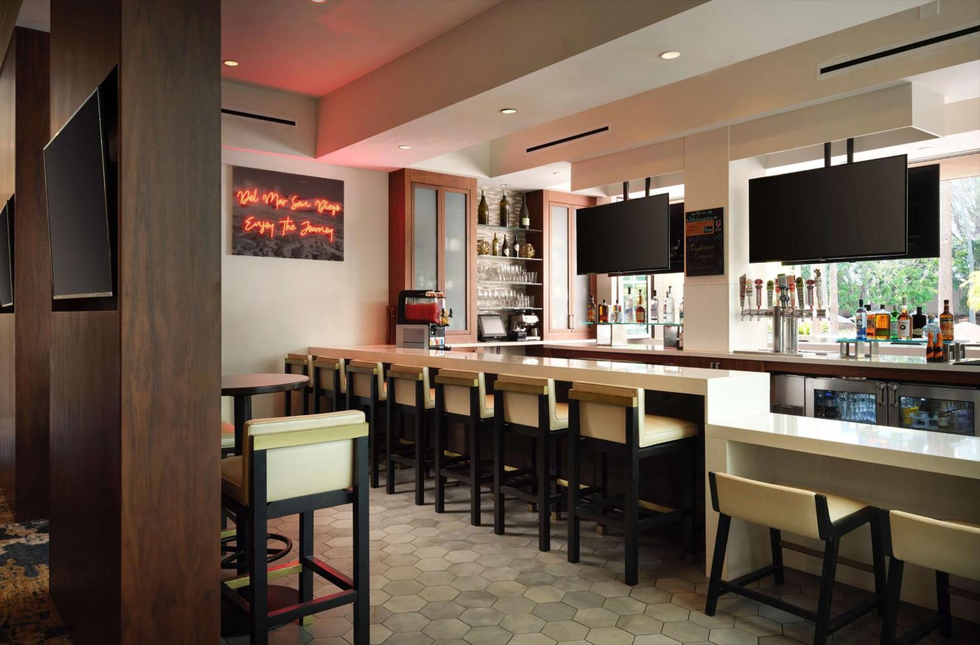Doubletree By Hilton San Diego Del Mar Exterior foto